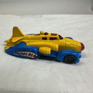 Hot Wheels Fast Fortress 2014 Yellow Blue Shark Mouth Diecast Fantasy Car